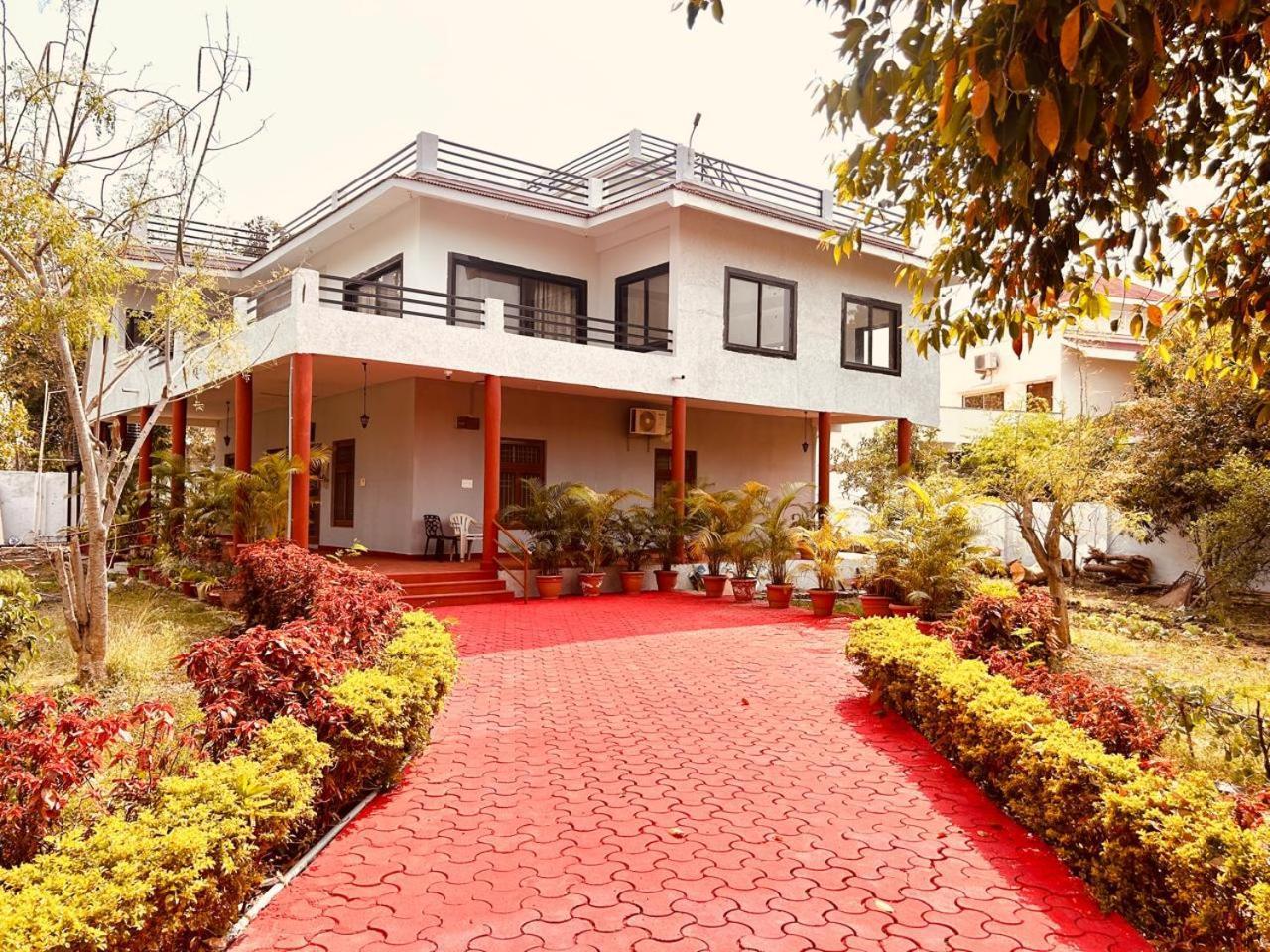 The English Gaon 4 Bhk โบปาล ภายนอก รูปภาพ