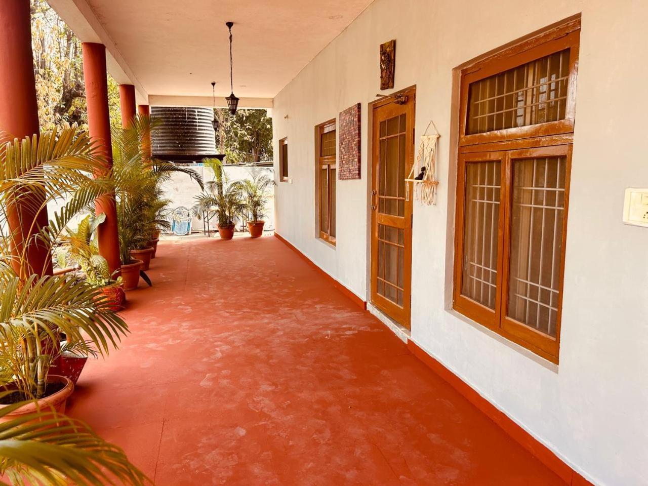 The English Gaon 4 Bhk โบปาล ภายนอก รูปภาพ
