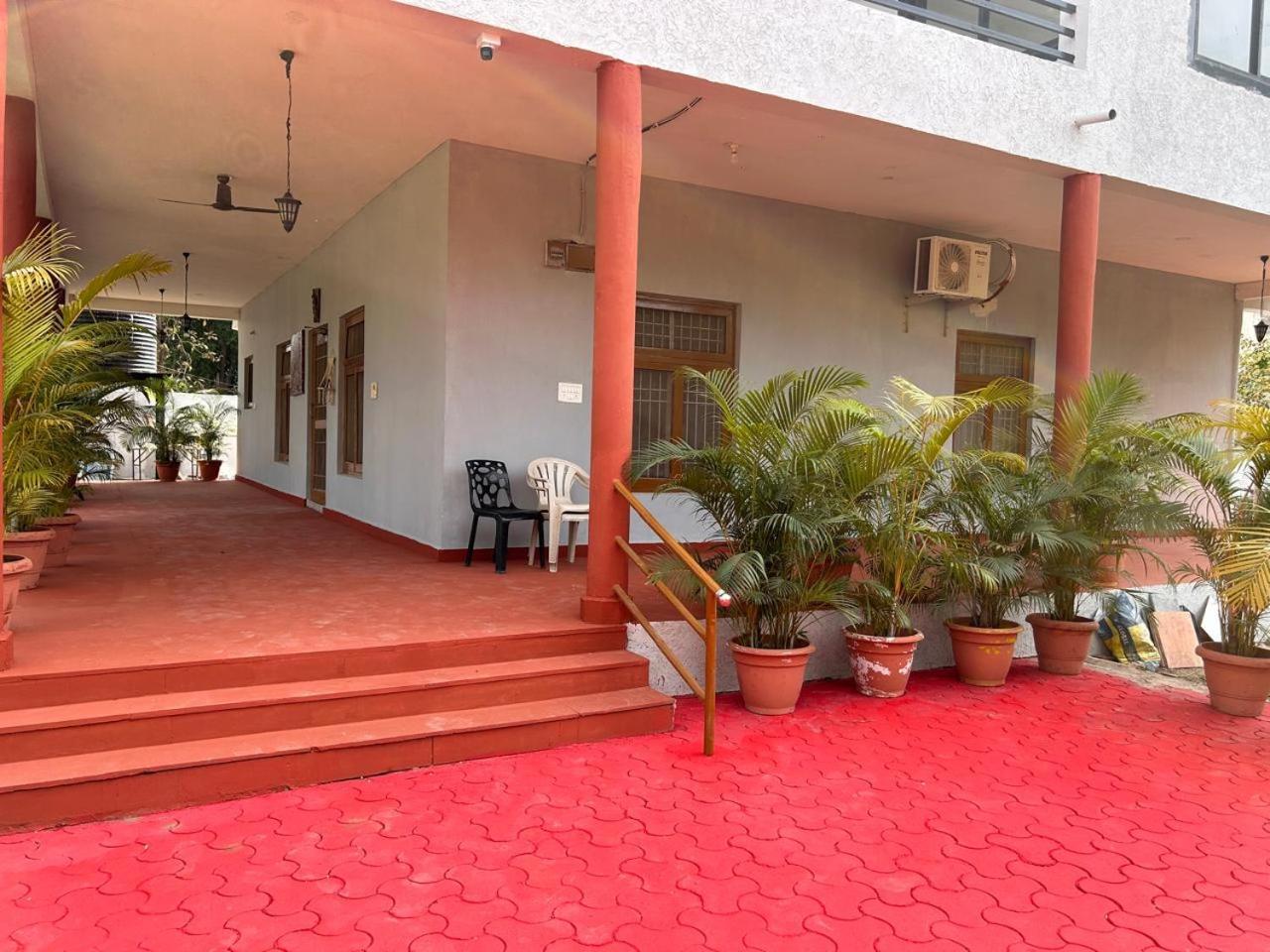 The English Gaon 4 Bhk โบปาล ภายนอก รูปภาพ